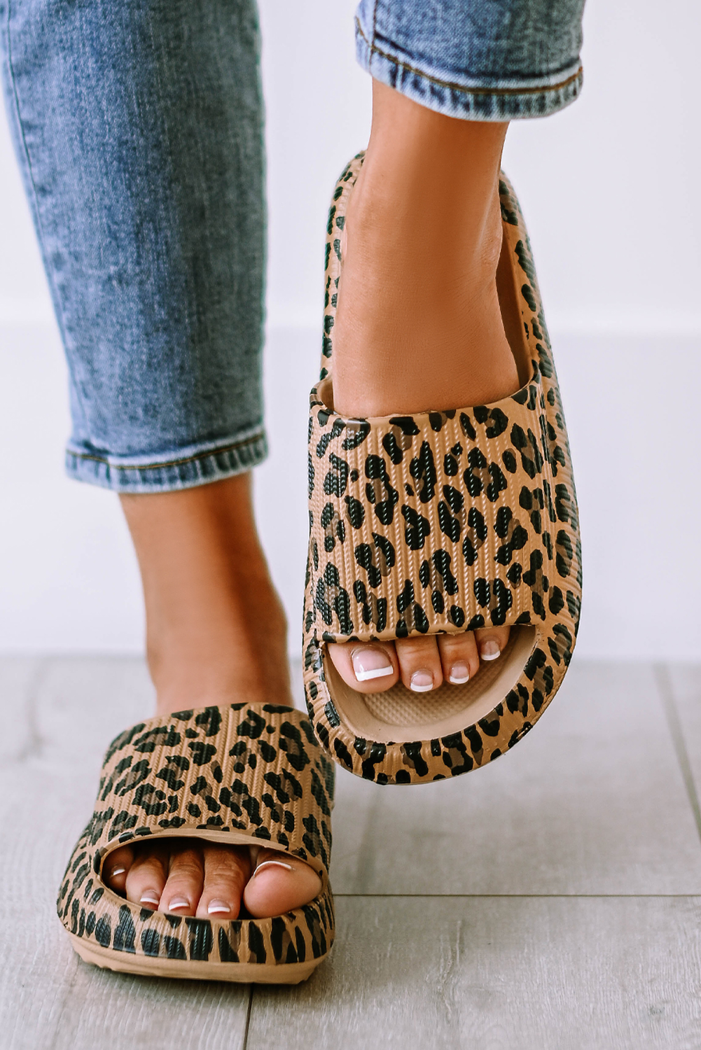 Dropshipping Leopard Cloud Slides Thick Flat SLIPPERS