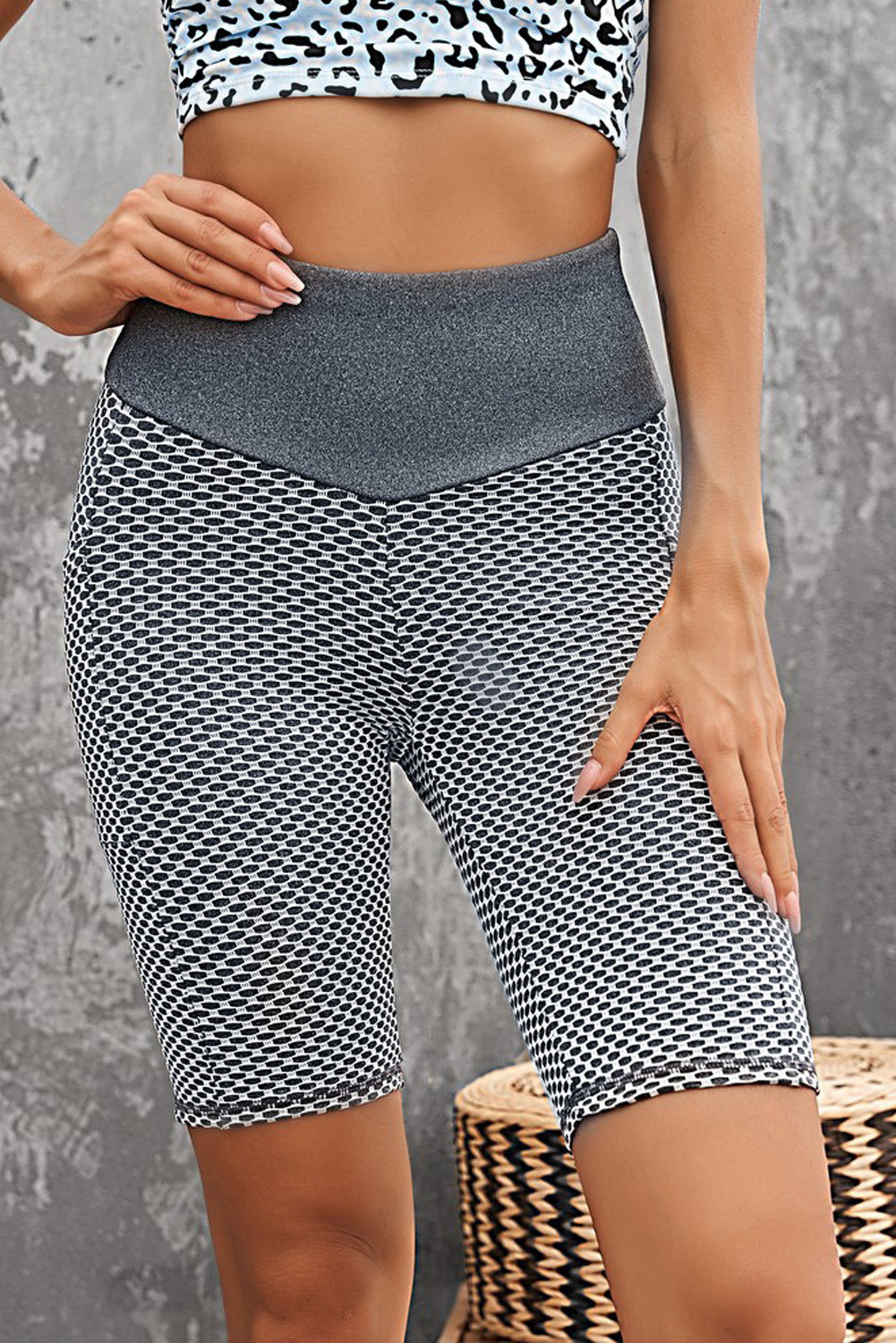 Gray Side Pockets Ruched Butt Lifting Yoga Shorts