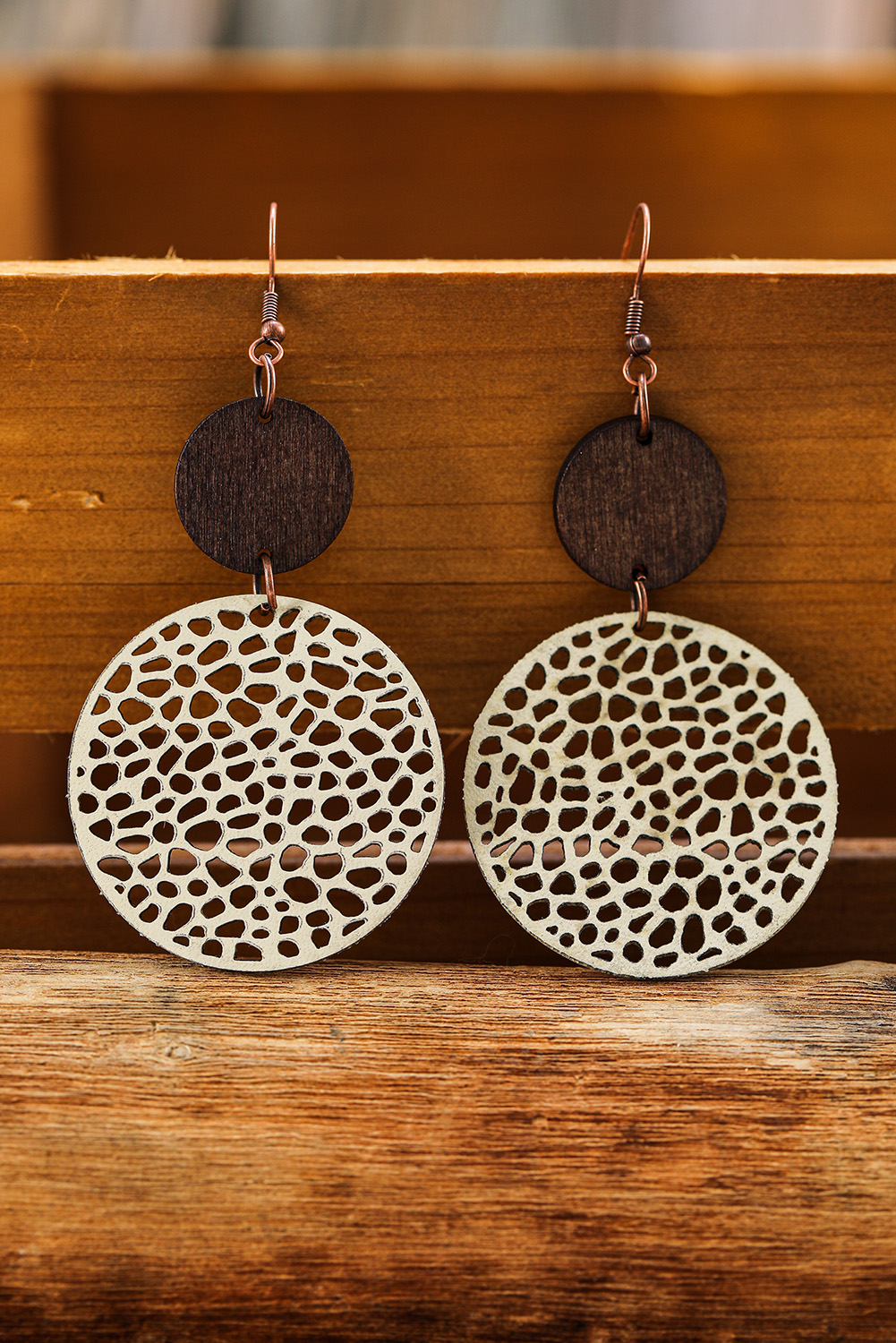 Shewin Wholesale Clothing Distributor Beige Hollow Out Wooden Round Drop Earrings