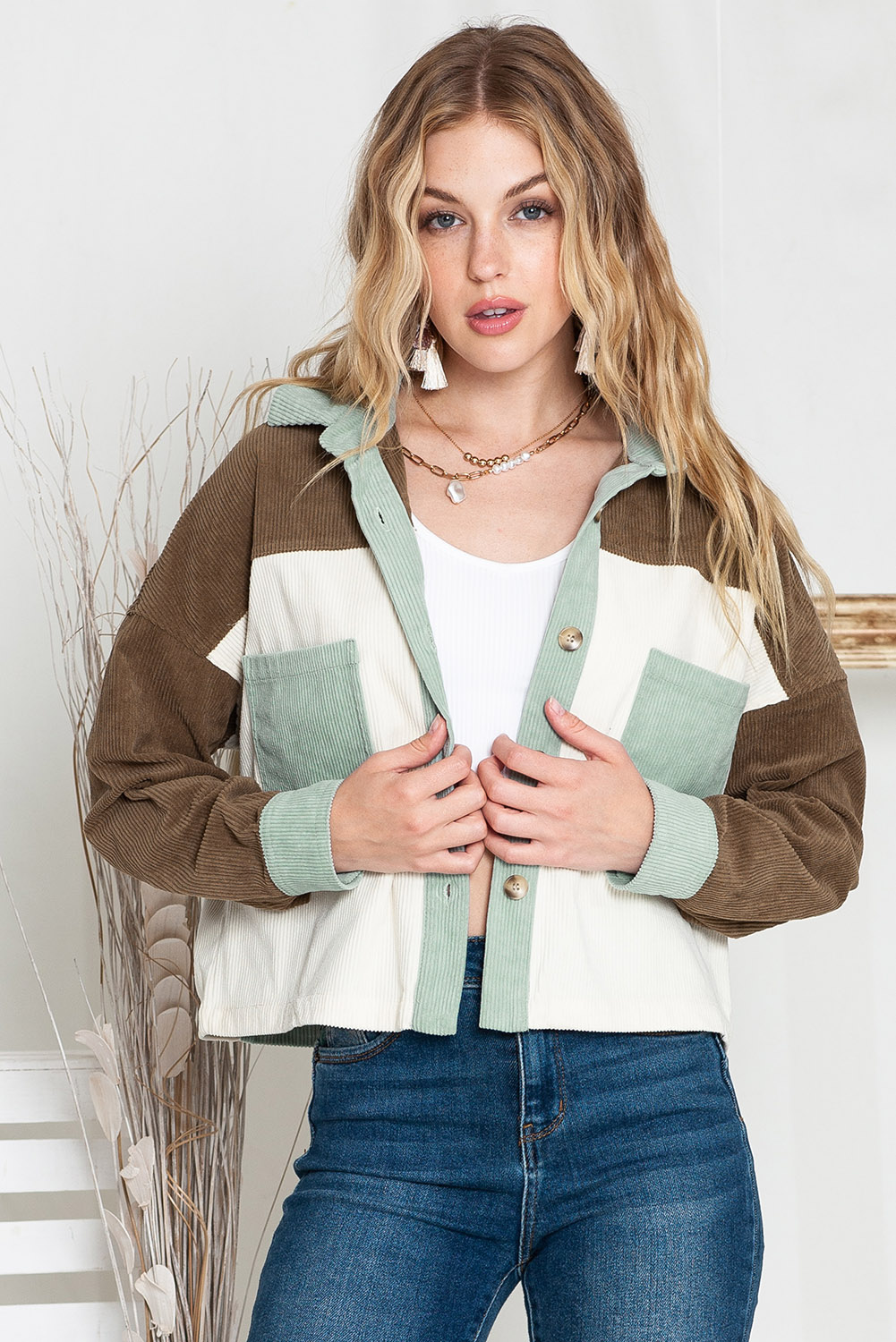 Shewin Wholesale Apparel Suppliers Green Color Block Button Up Cropped Corduroy JACKET