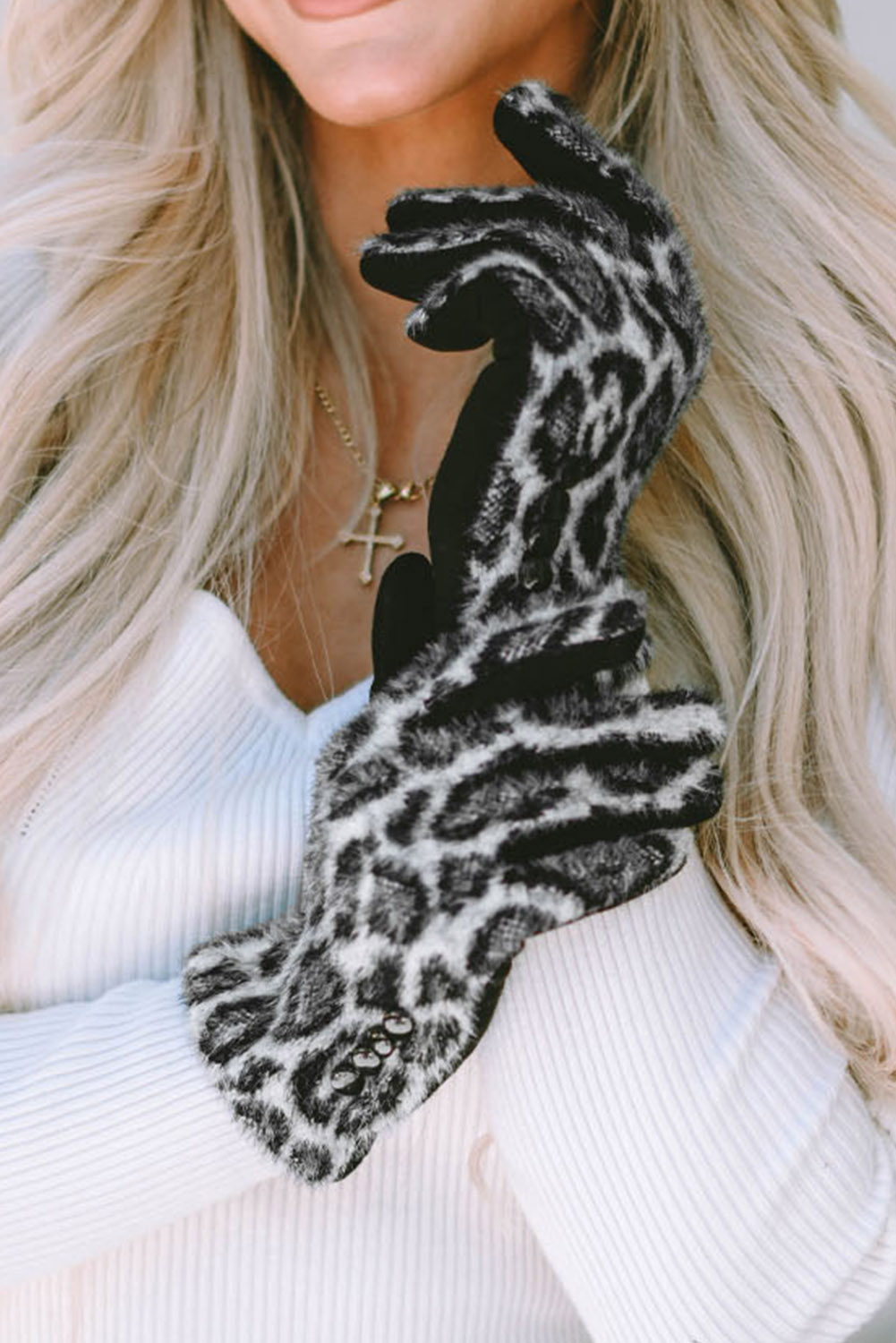 Dropshipping Black Studded Furry Leopard GLOVES