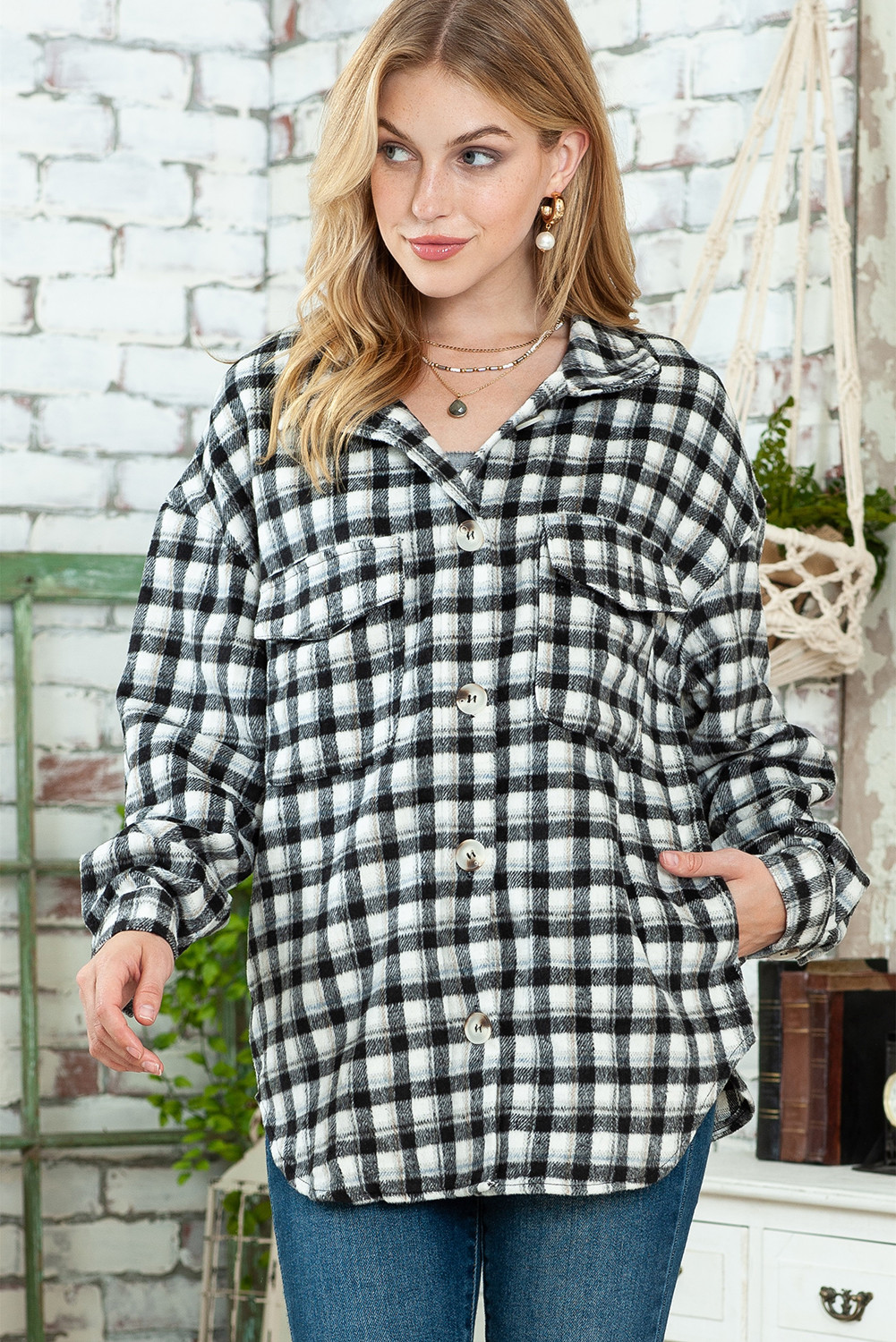 Black Plaid Print Chest Pockets Buttoned Tunic Shacket