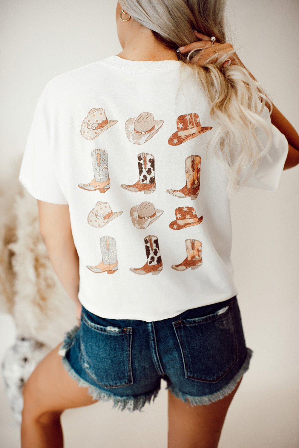 Shewin Wholesale Southern Boutique White Double-Side Cowboy Hat & BOOTS Graphic Tee