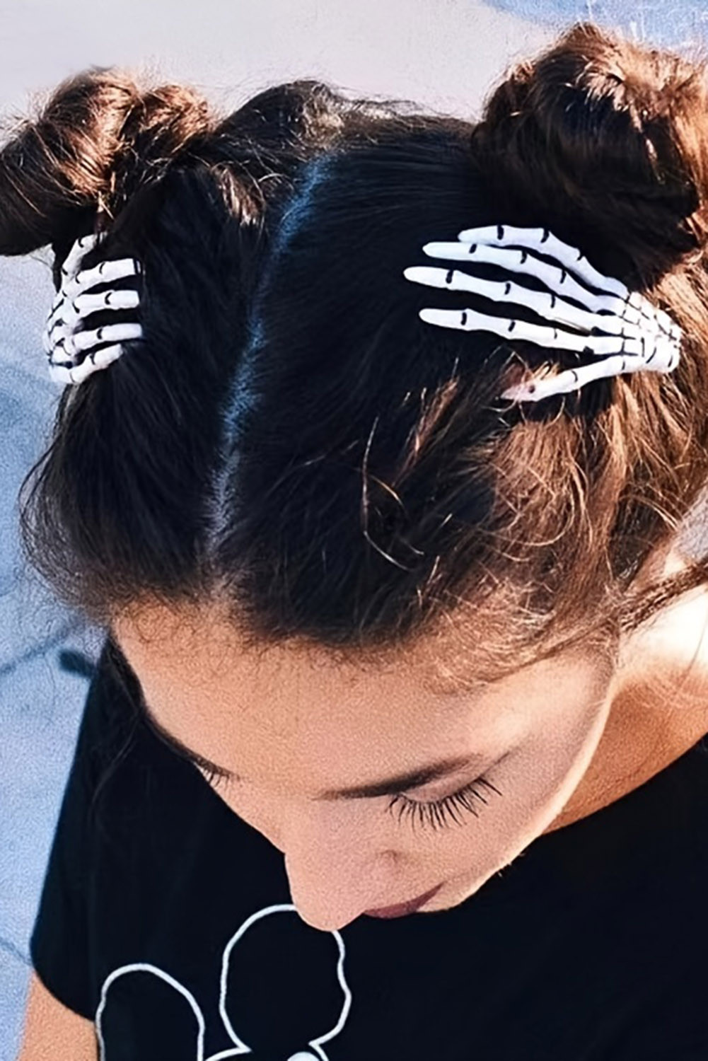 Bright White 1pc Skeleton Hand Halloween Hair Clip