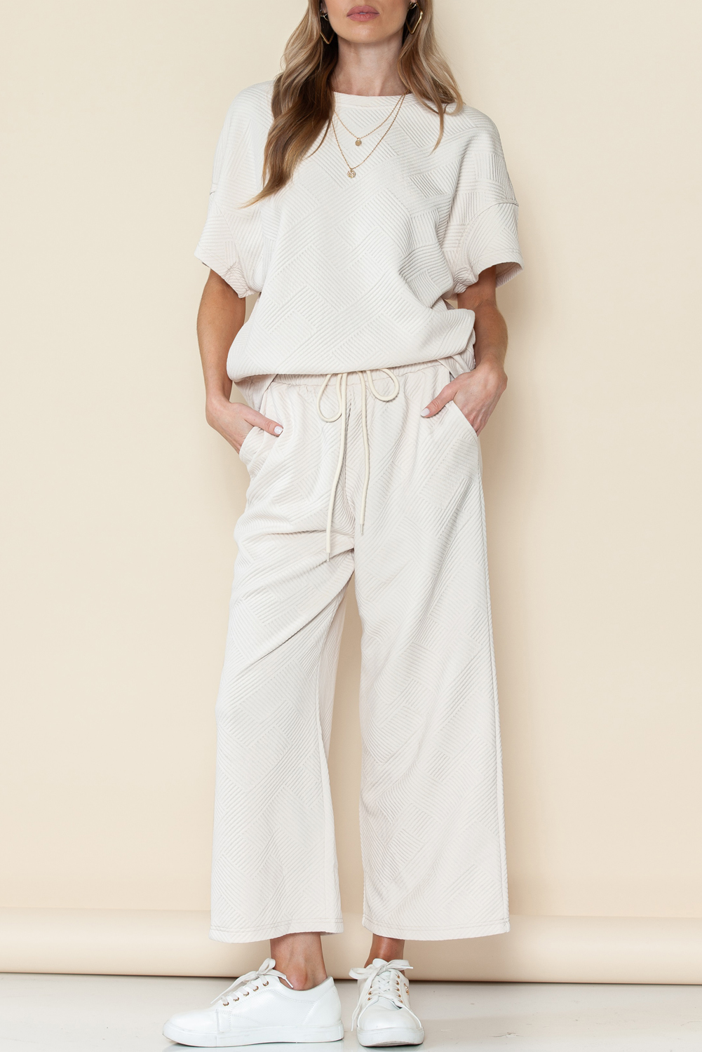 Shewin Wholesale Western Clothes Bright White Textured Loose Fit T Shirt and Drawstring PANTS Set