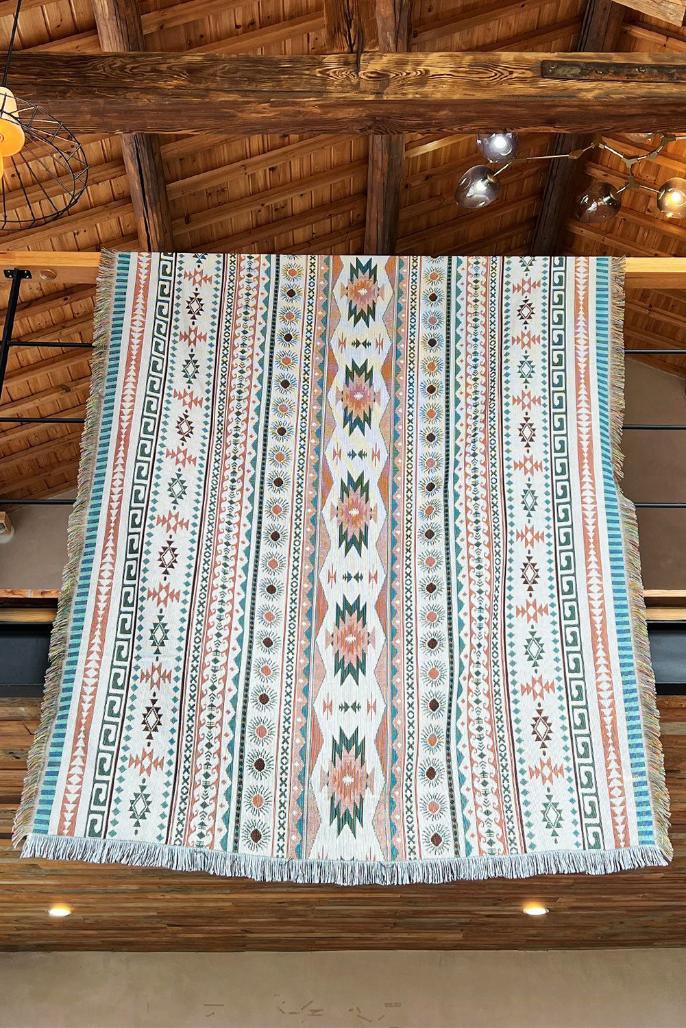 Bright White 130*160 Geometric Print Tassel Blanket