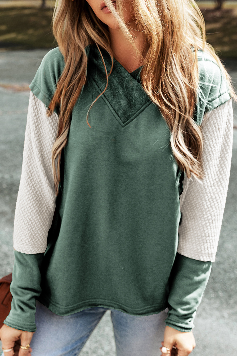 Green Textured Splicing Sleeve Raw Hem Hoodie