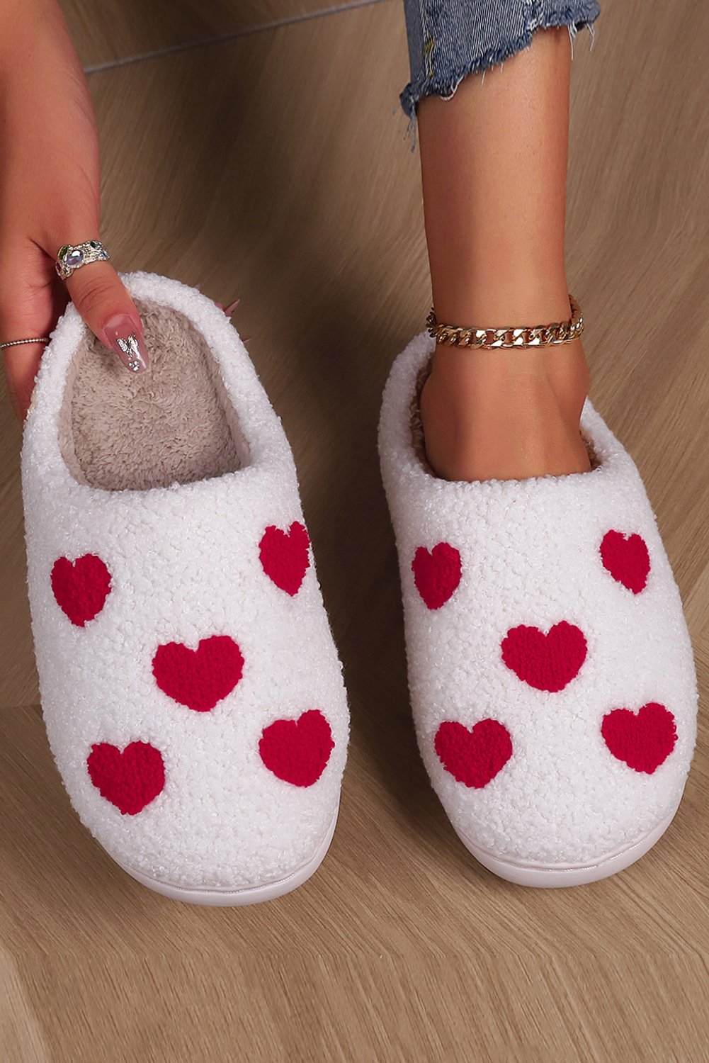 Shewin Wholesale Lady White Valentines Day Hearts Print Plush SLIPPERS