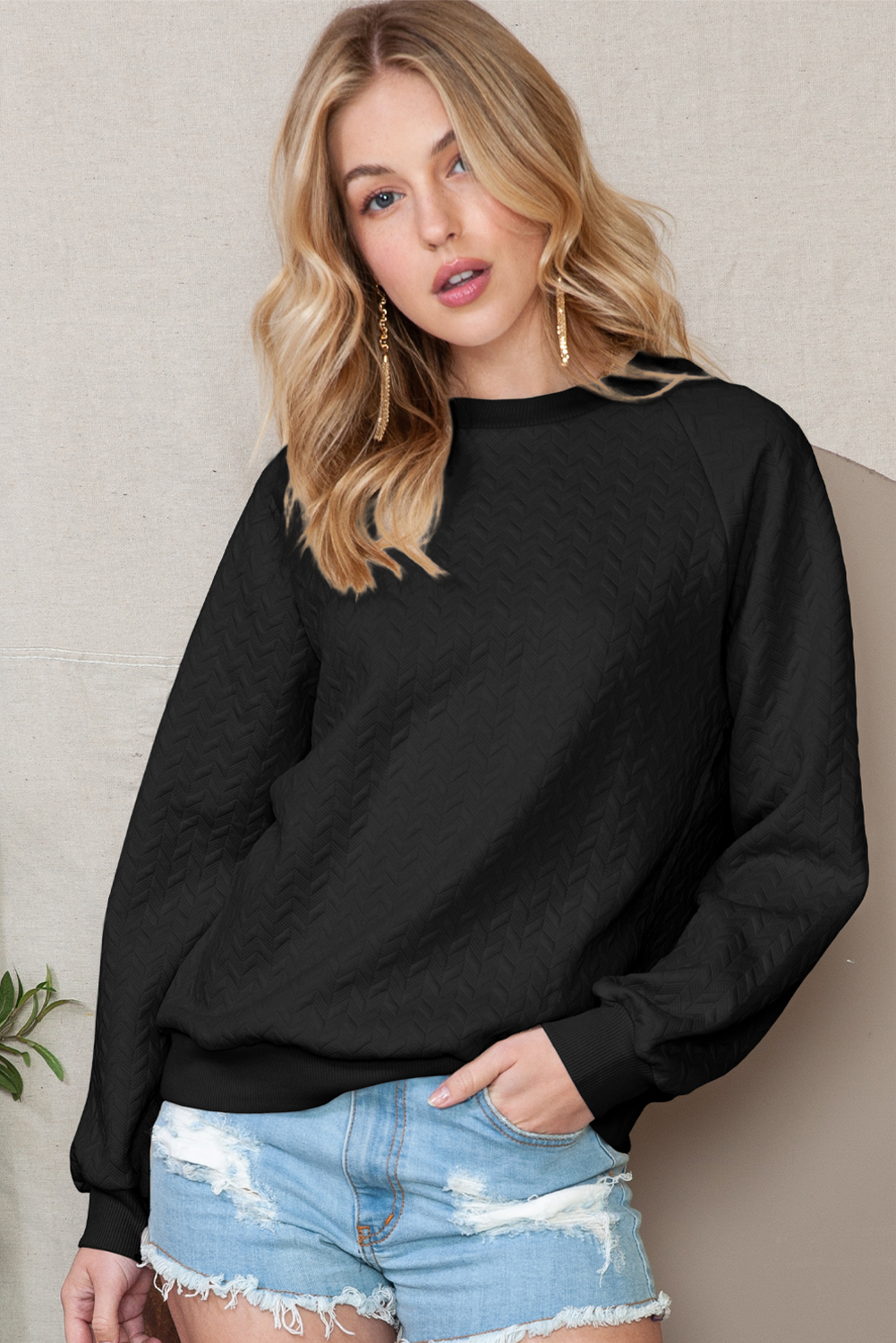 Shewin Wholesale Southern Clothes Black Solid Color Textured Raglan Sleeve Pullover Sweatshirt