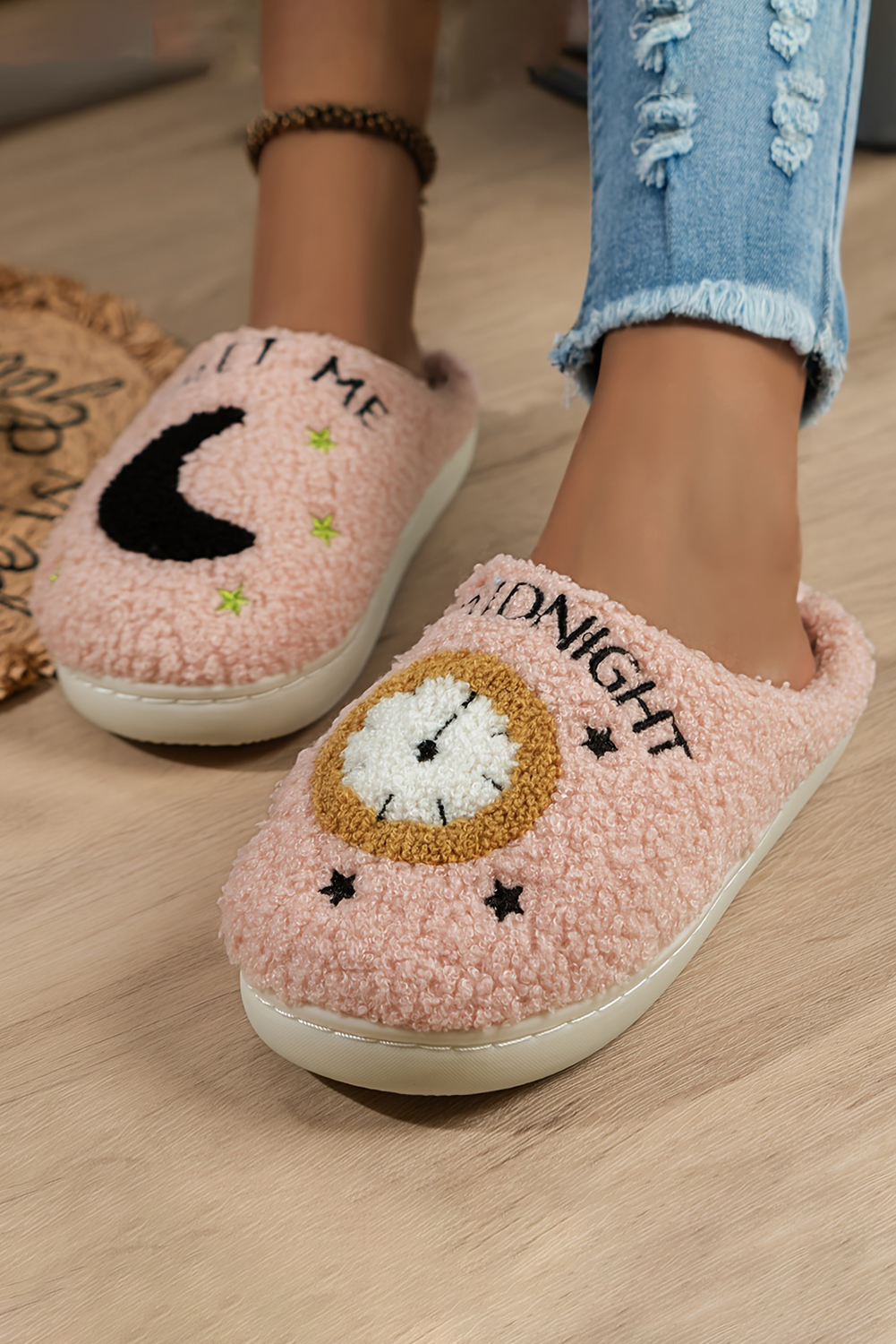 Shewin Wholesale Southern Boutique Light Pink Moon & CLOCK Pattern Fuzzy Winter Slippers
