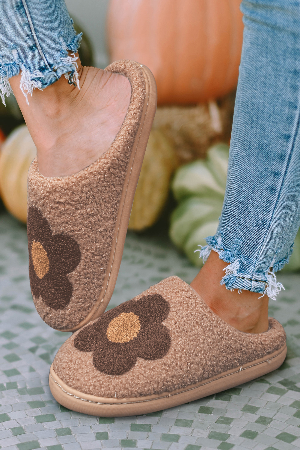 Camel Fuzzy 60s Flower Pattern Home Slippers