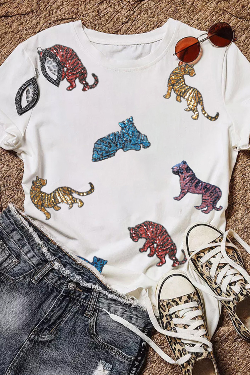 Shewin Wholesale New arrival White Sequin Tiger Patch Graphic Round Neck T SHIRT