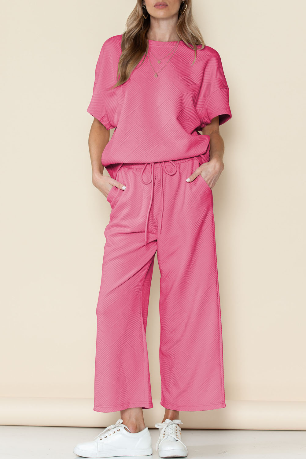 Shewin Wholesale Custom Logo Strawberry Pink Textured Loose Fit T SHIRT & Drawstring Pants Set