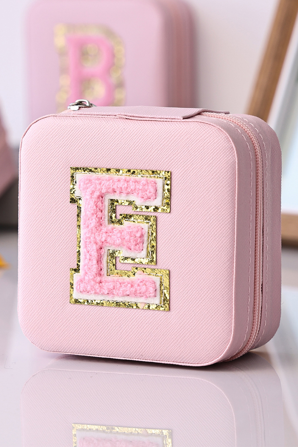 Shewin Wholesale Distributor Pink Letter E Chenille Patch Layered JEWELRY Box