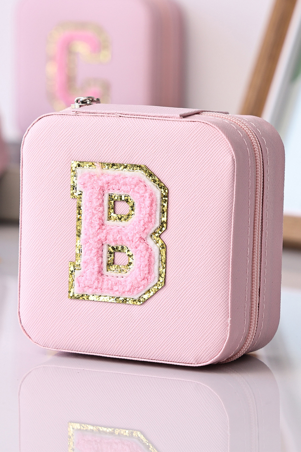 Shewin Wholesale Distributor Light Pink Chenille B Graphic Portable JEWELRY Case with Mirror