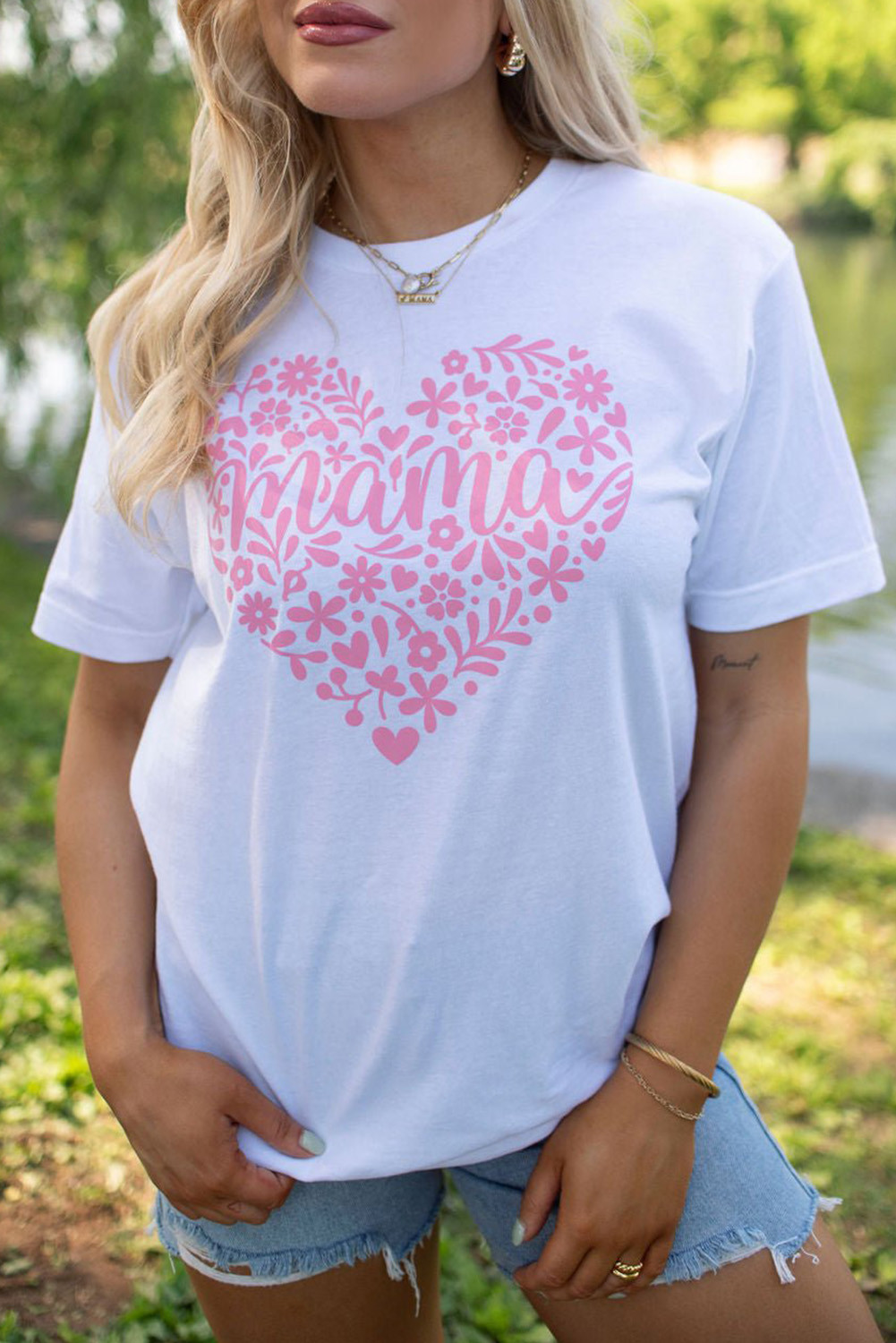 White Floral mama Heart Shape Graphic Crew Neck Tee