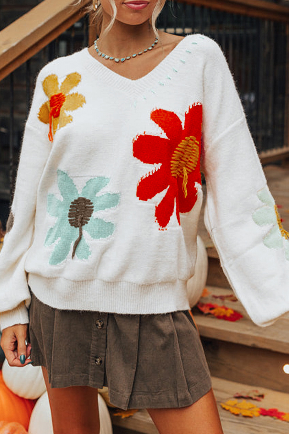 White Vintage 60s Flower Pattern V Neck Lantern Sleeve Sweater