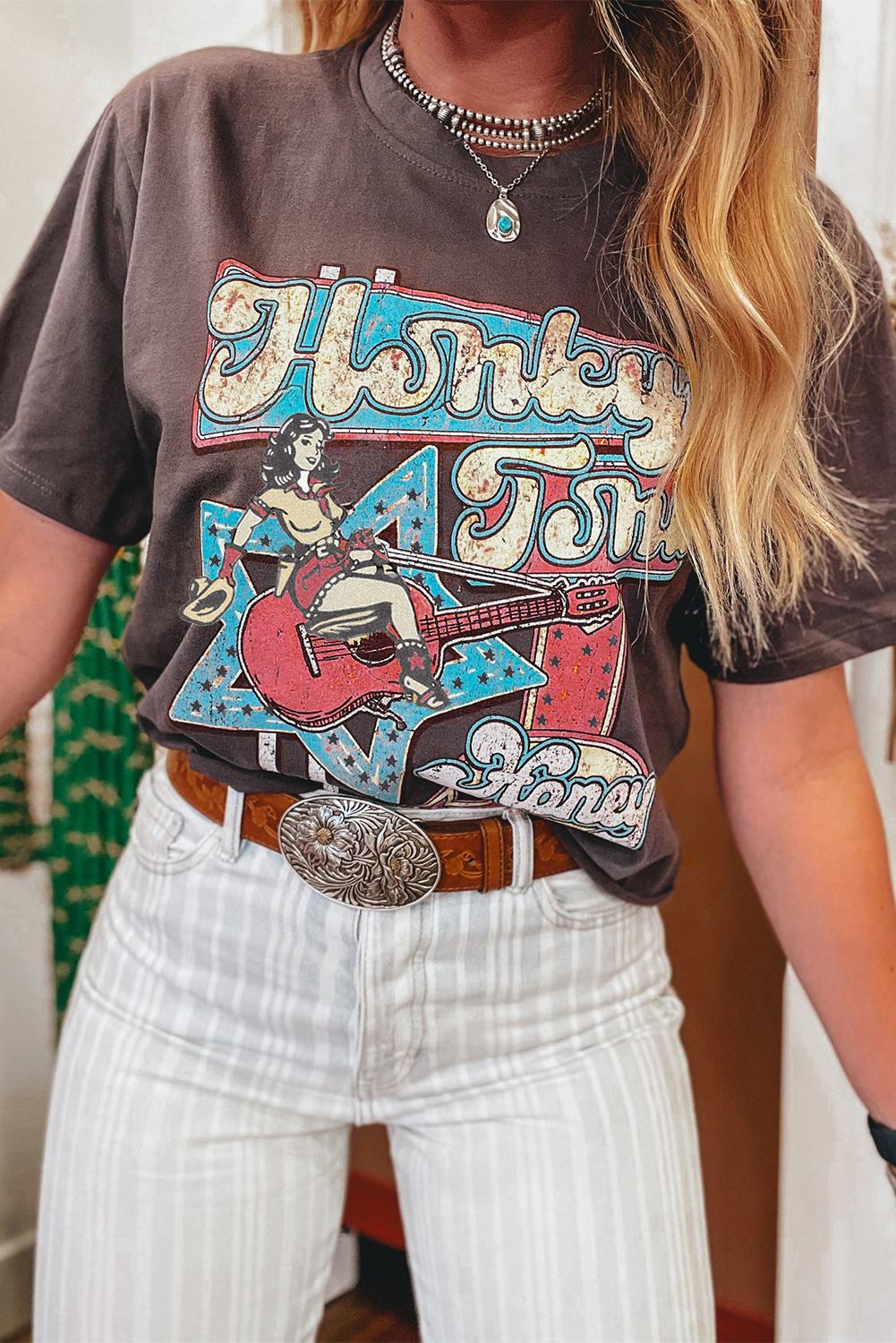 Shewin Wholesale Trendy Chicory COFFEE Honky Tonk Honey Graphic Crew Neck Tee