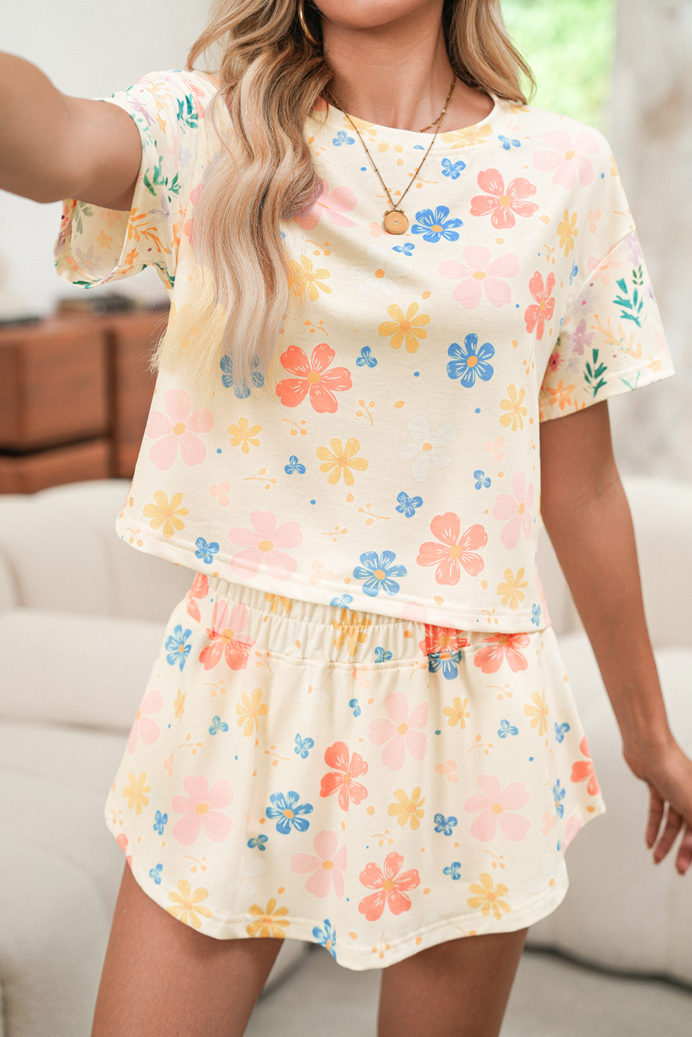 Shewin Wholesale Distributor Apricot Allover Floral Print High Waist Loose SHORTS Set