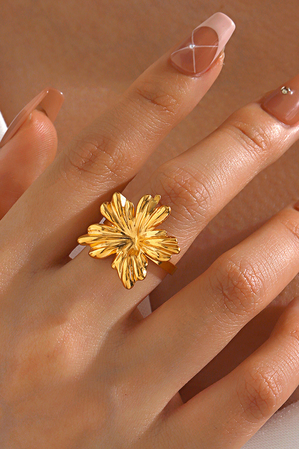 Shewin Dropshipping Gold Minimalist Flower Shape RING