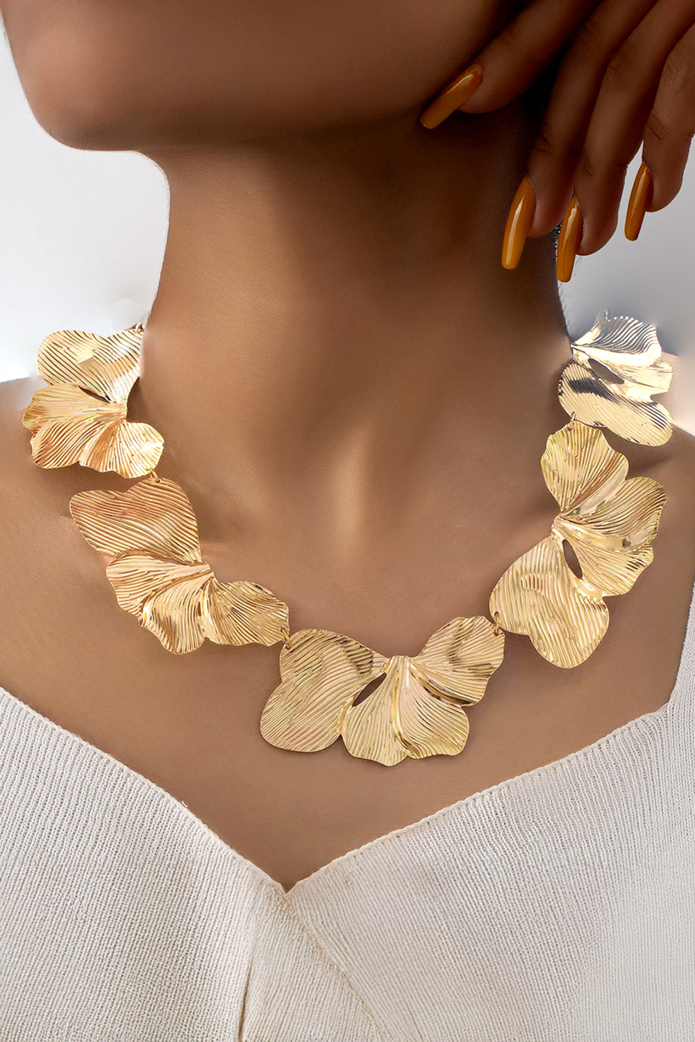 Shewin Wholesale 2025 Hot GOLD Irregular Chunky Pleated Flower Petal Necklace