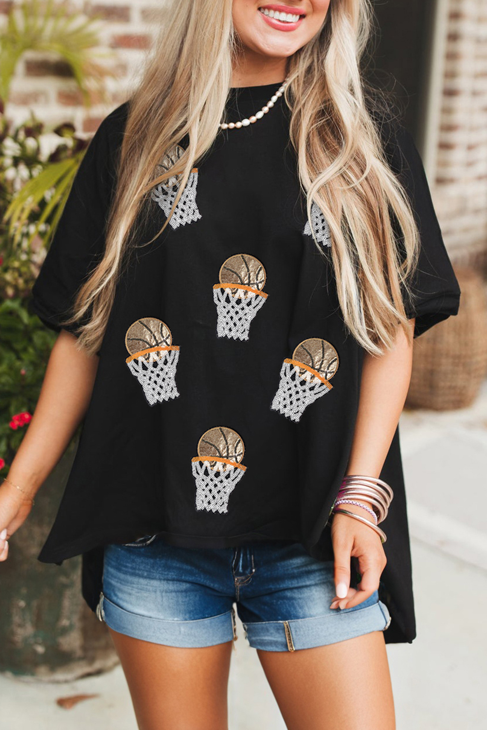 Shewin Wholesale Chic Female Black Sequin Basketball Hoop Patched GAME Day Graphic T Shirt