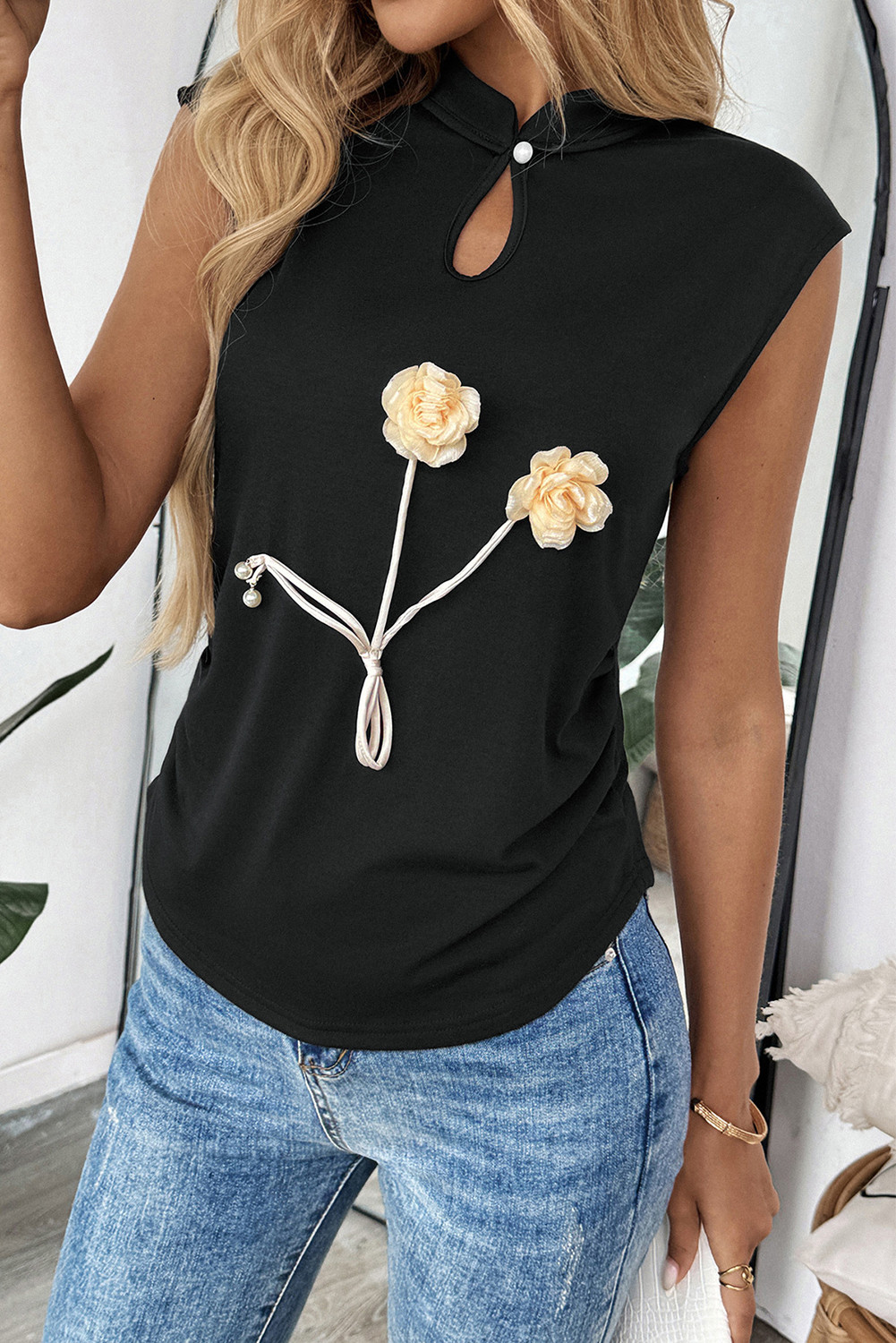Black Floral Applique Keyhole Neck Sleeveless Top