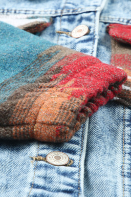 Multicolor Geometric Print Frayed Hem Denim Jacket