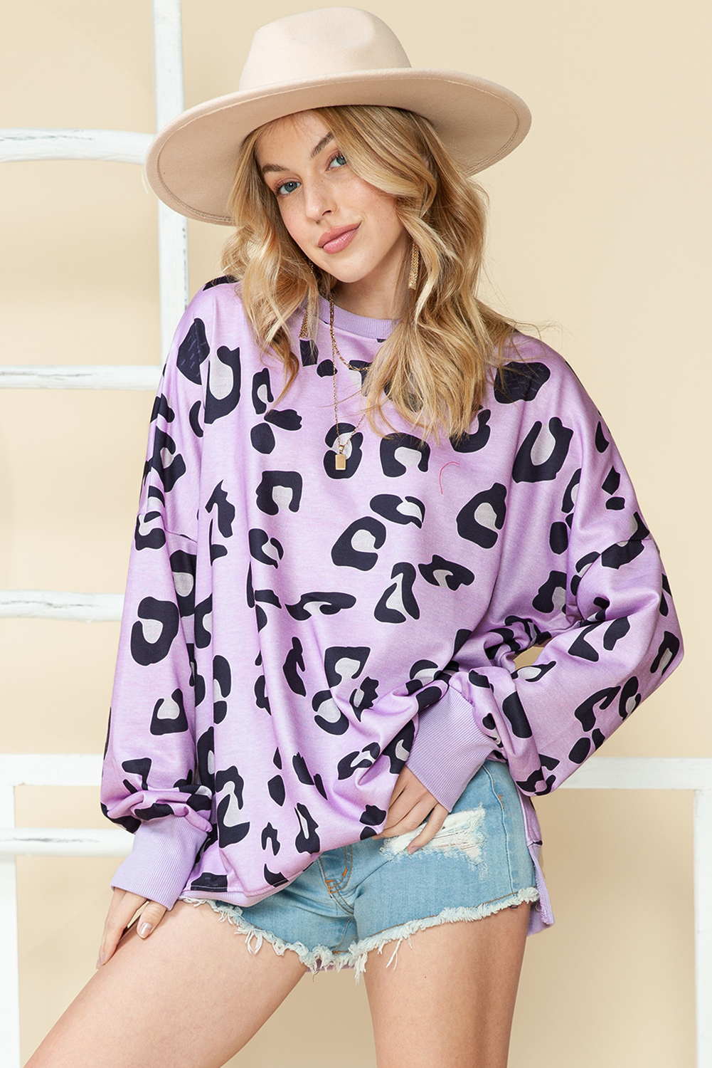 Wholesale&Dropship Leopard Print Drop Shoulder Slit Oversized Sweatshirt