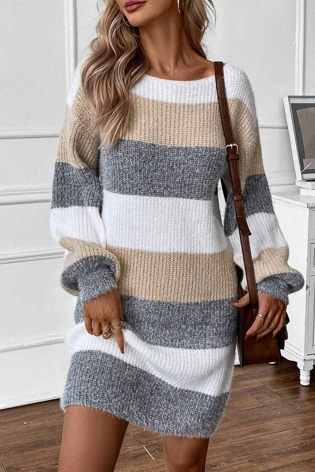 Vestit jersei amb espatlles caigudes i màniga bombolla amb ratlles grises
