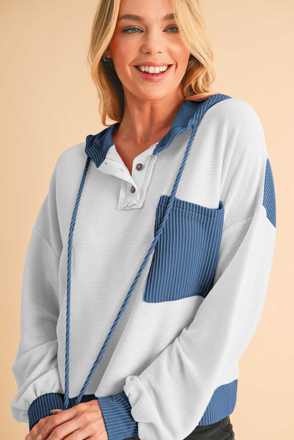 Top de màniga llarga Henley amb cordó de butxaca amb cordó blanc