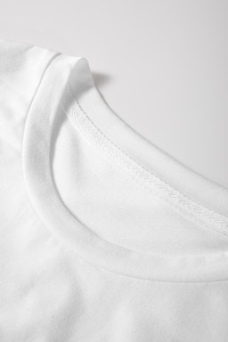 White Christmas Tree Bowknot Print Graphic T Shirt