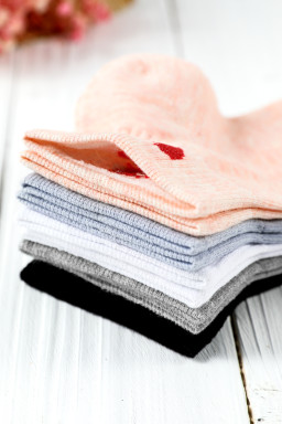 Light Grey 5 Pairs/Set Heart Pattern Accent Ribbed Edge Ankle Socks
