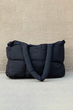 Black Solid Quilted Puffy Zipped Large Tote Bag
