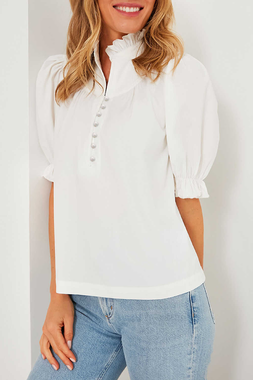 Brusa de màniga abombada amb volants de color sòlid blanc