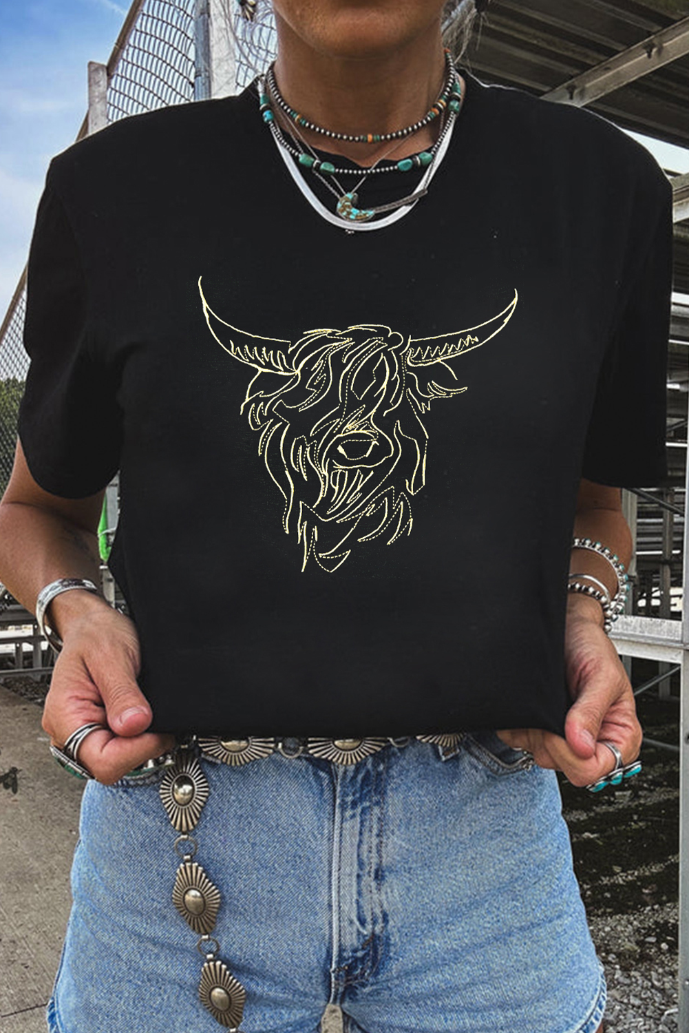 Black Vintage Bull Head Embroidered Pattern T Shirt
