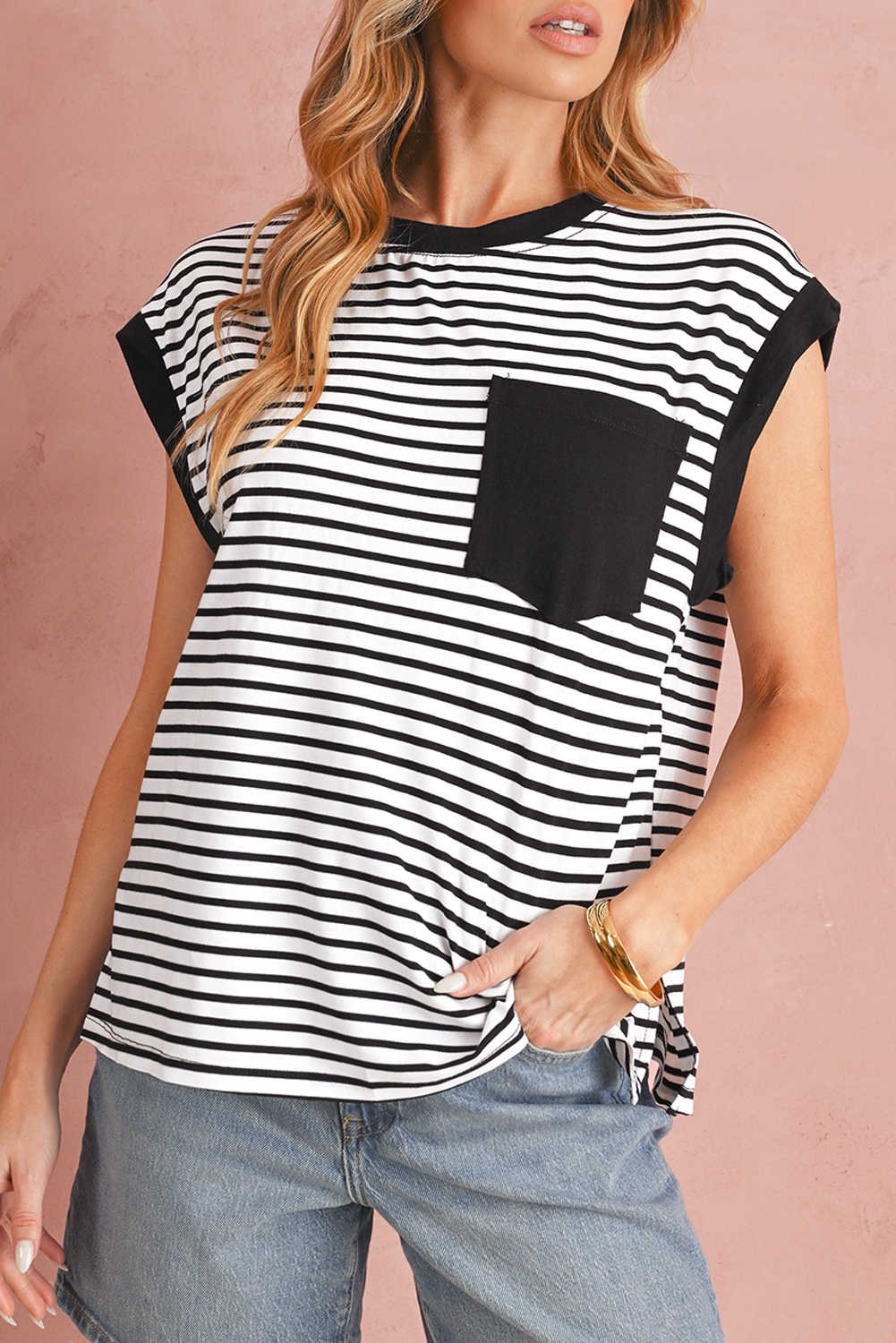 Black Stripe Chest Pocket Patch Round Neck Sleeveless Tee