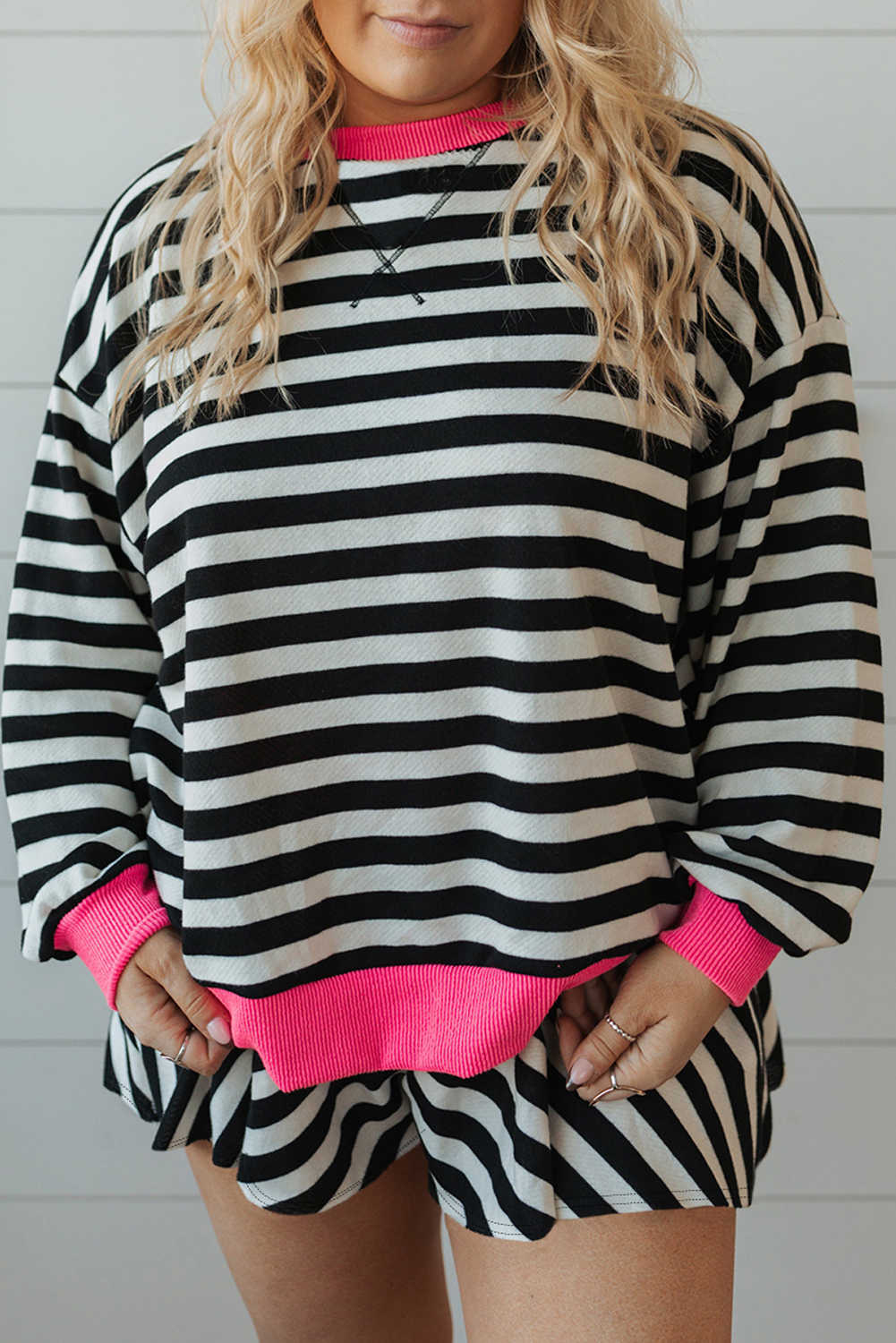 Black Stripe Contrast Edge Pullover and Shorts Plus Size Set