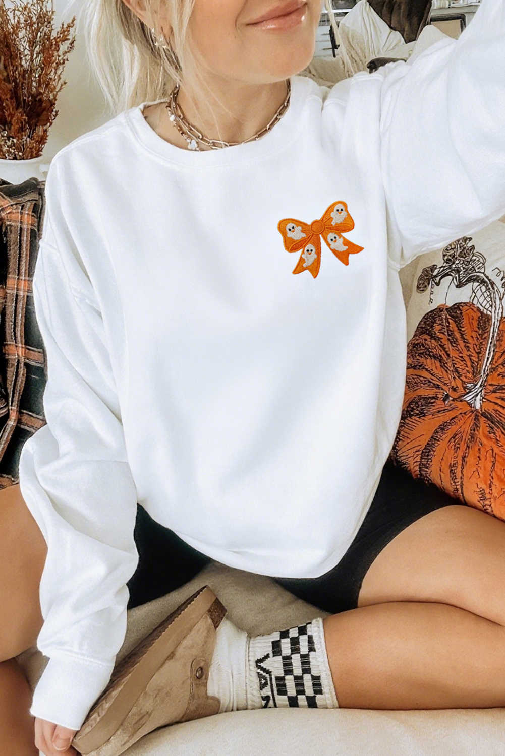 White Cute Halloween Ghost Bow Embroidered Graphic Sweatshirt