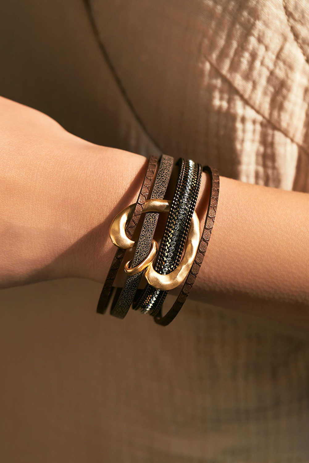Coffee Retro Heart Pattern Multi-Layer Magnetic Buckle Bracelet