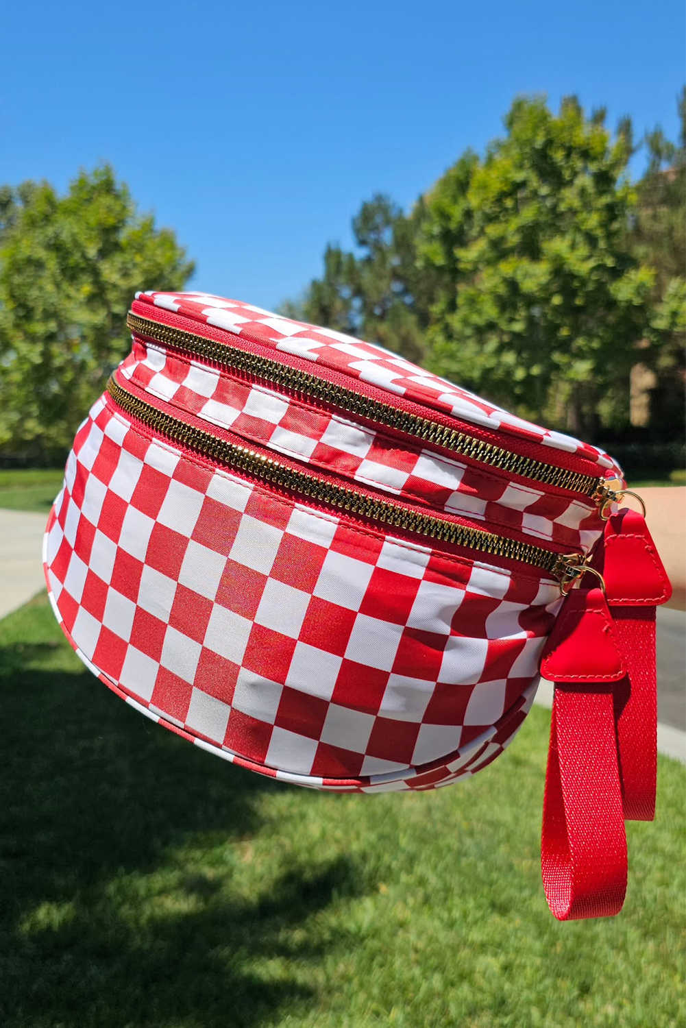 Bossa bandolera gran amb estampat de quadres vermell ardent i corretja ampla