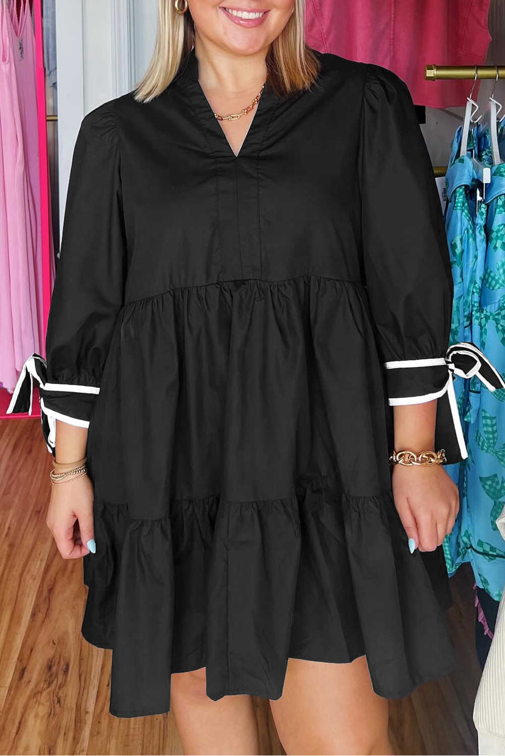Black Contrast Trim Knot Cuffs Plus Size V Neck Mini Dress