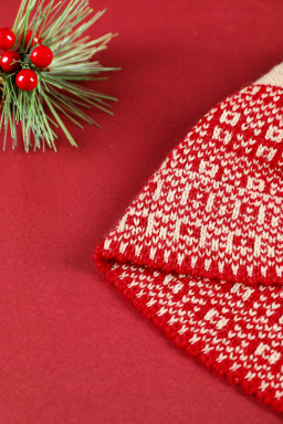 Fiery Red MERRY CHRISTMAS Winter Pom Beanie Hat