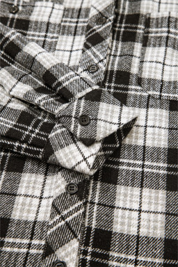 Black Plaid Print Chest Pockets Buttoned Shirt