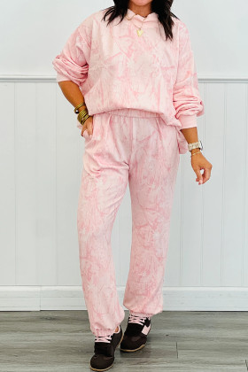 Conjunt de pantalons jogger amb estampat de camuflatge rosa