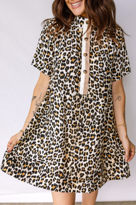 Vestit mini de lleopard ample amb mitges botons i màniga curta multicolor amb butxaques