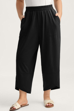Black Plus Size Elastic Waist Asymmetrical Hem Loose Capris Pants