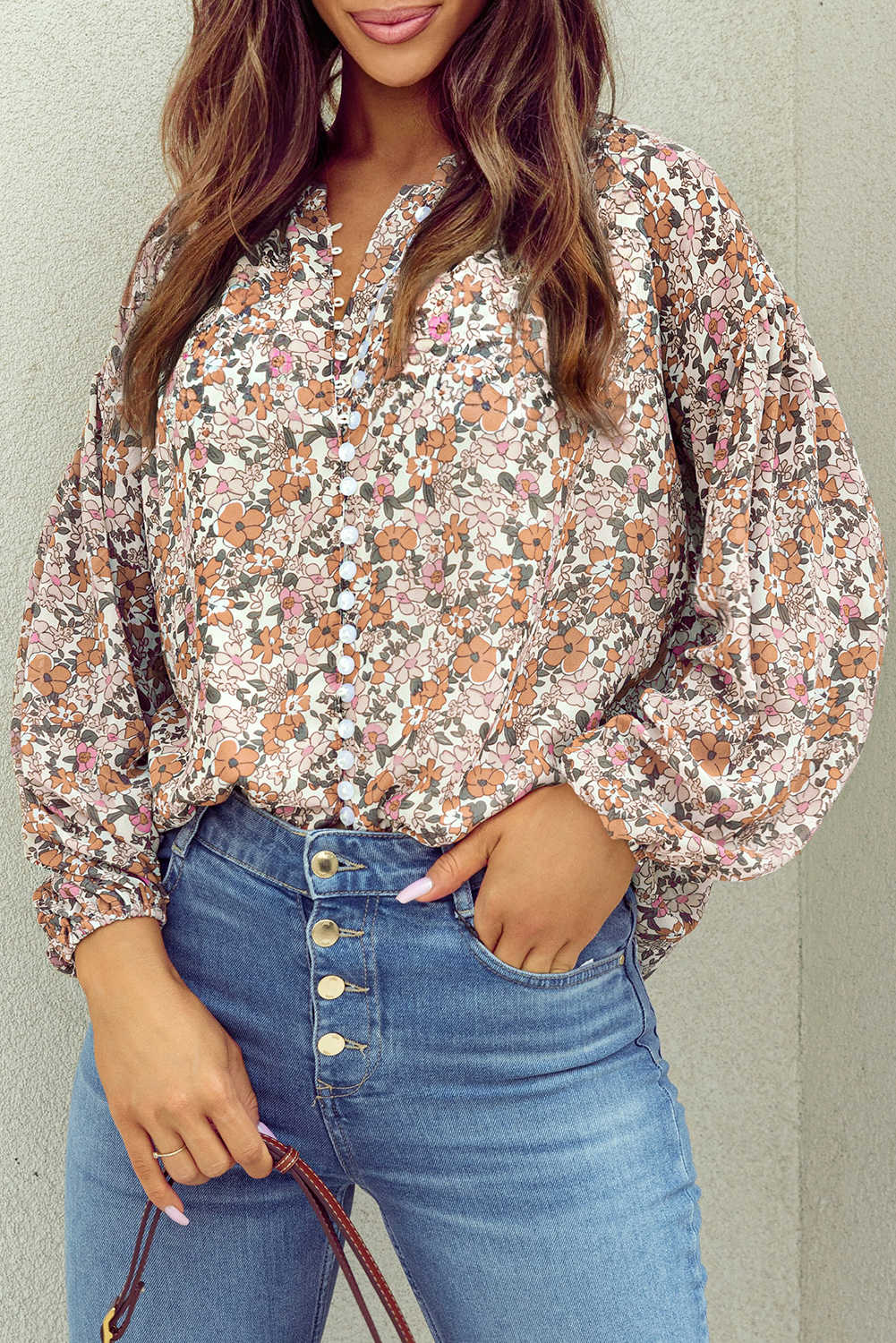 Camisa taronja bohèmia floral amb mànigues bufades i botons complets