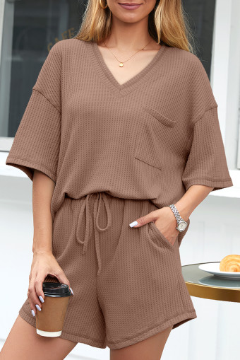 Conjunt de pantalons curts amb cordó i coll en V amb franja de color sòlid castany