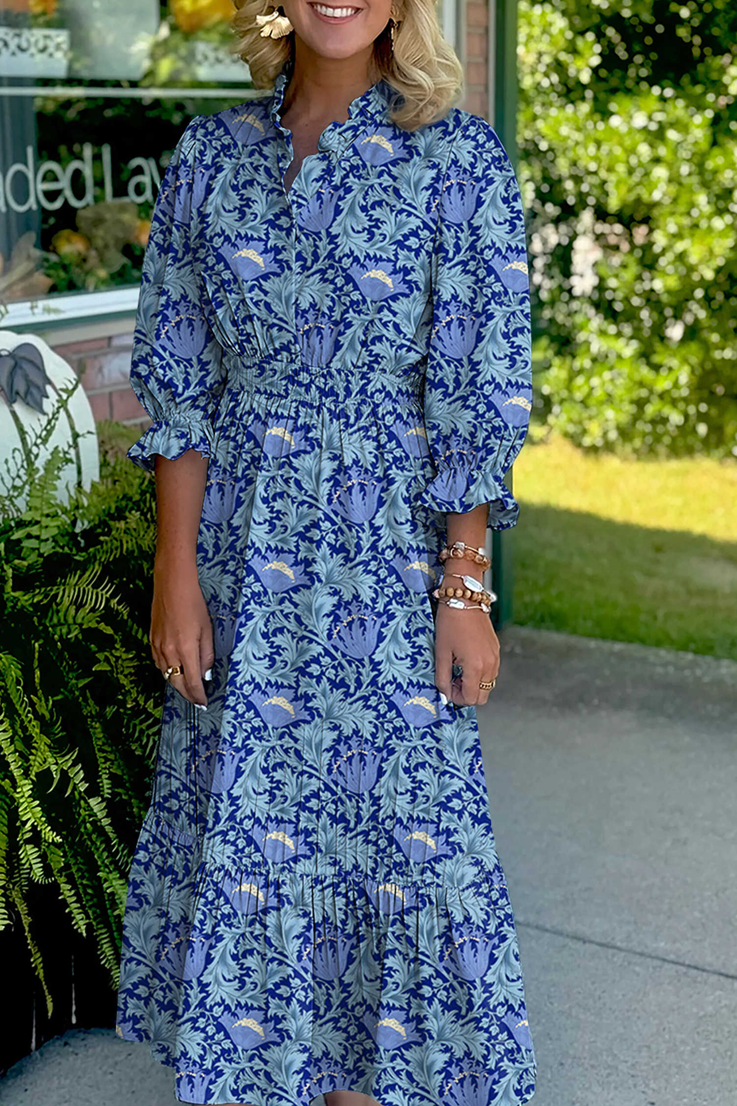 Vestit llarg de màniga curta amb coll en V i estampat floral blau cel